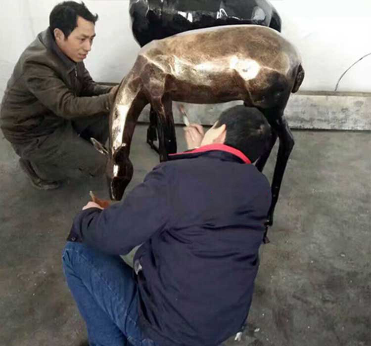 喷漆雕塑